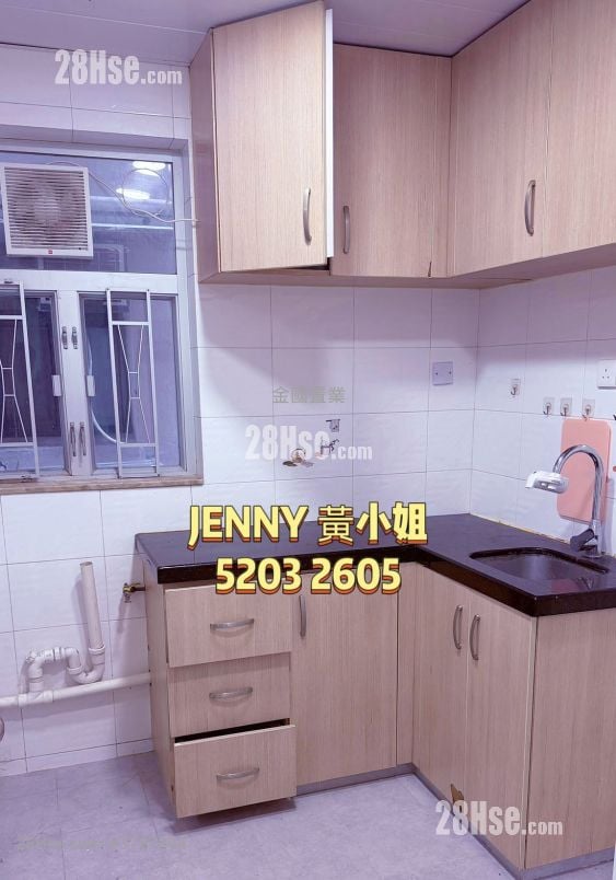 Man Ying Building Sell 3 Bedrooms , 1 Bathroom 665 ft²