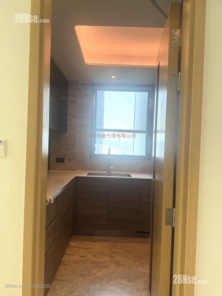 LP10 售盘 4 房 1,203 平方尺