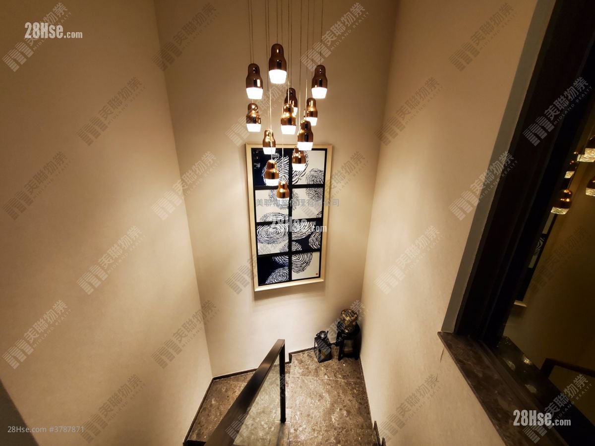 玖珑山 租盘 4 房 , 3 浴室 1,261 平方尺