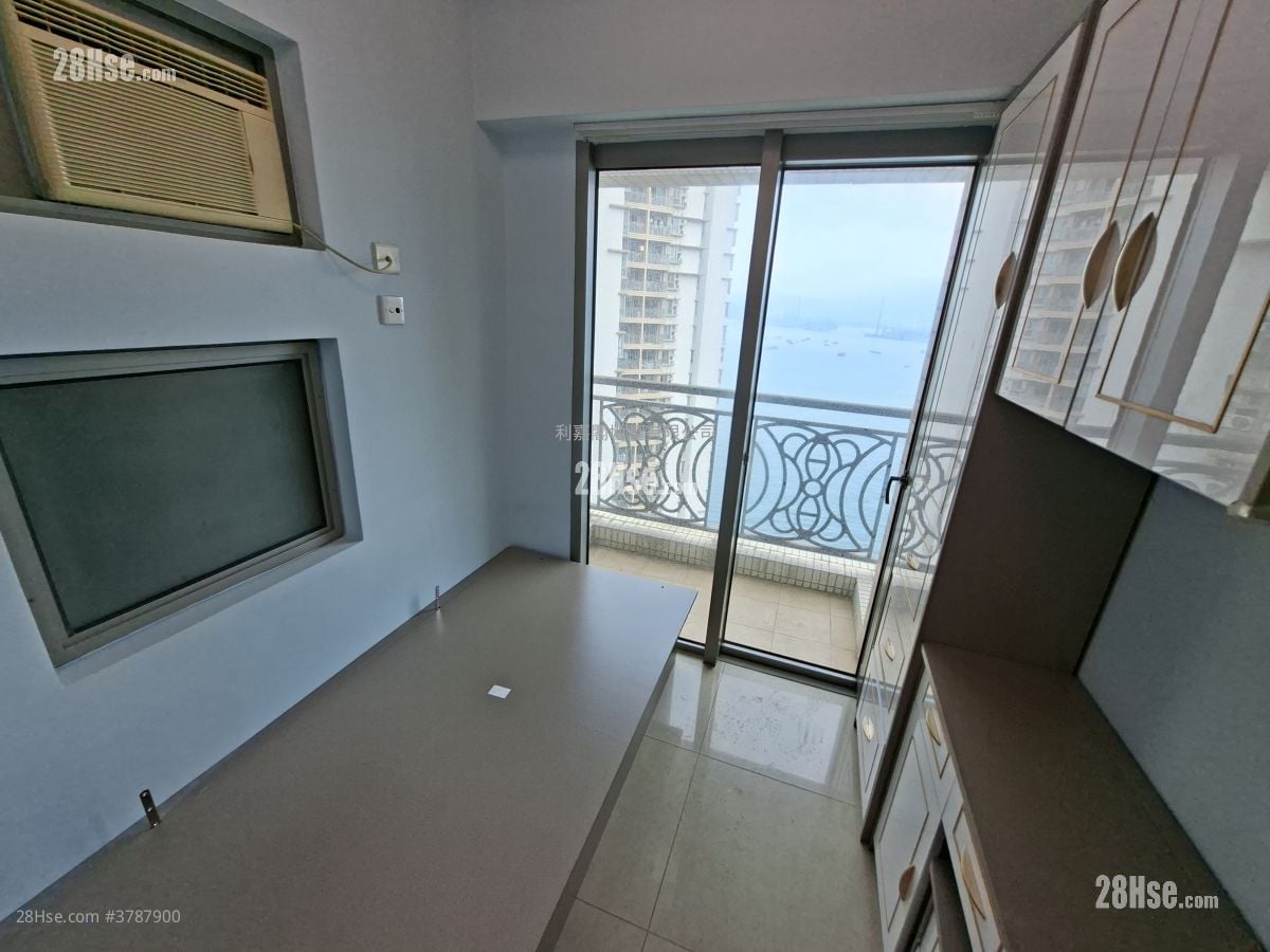 The Merton Sell 2 Bedrooms , 1 Bathroom 482 ft²