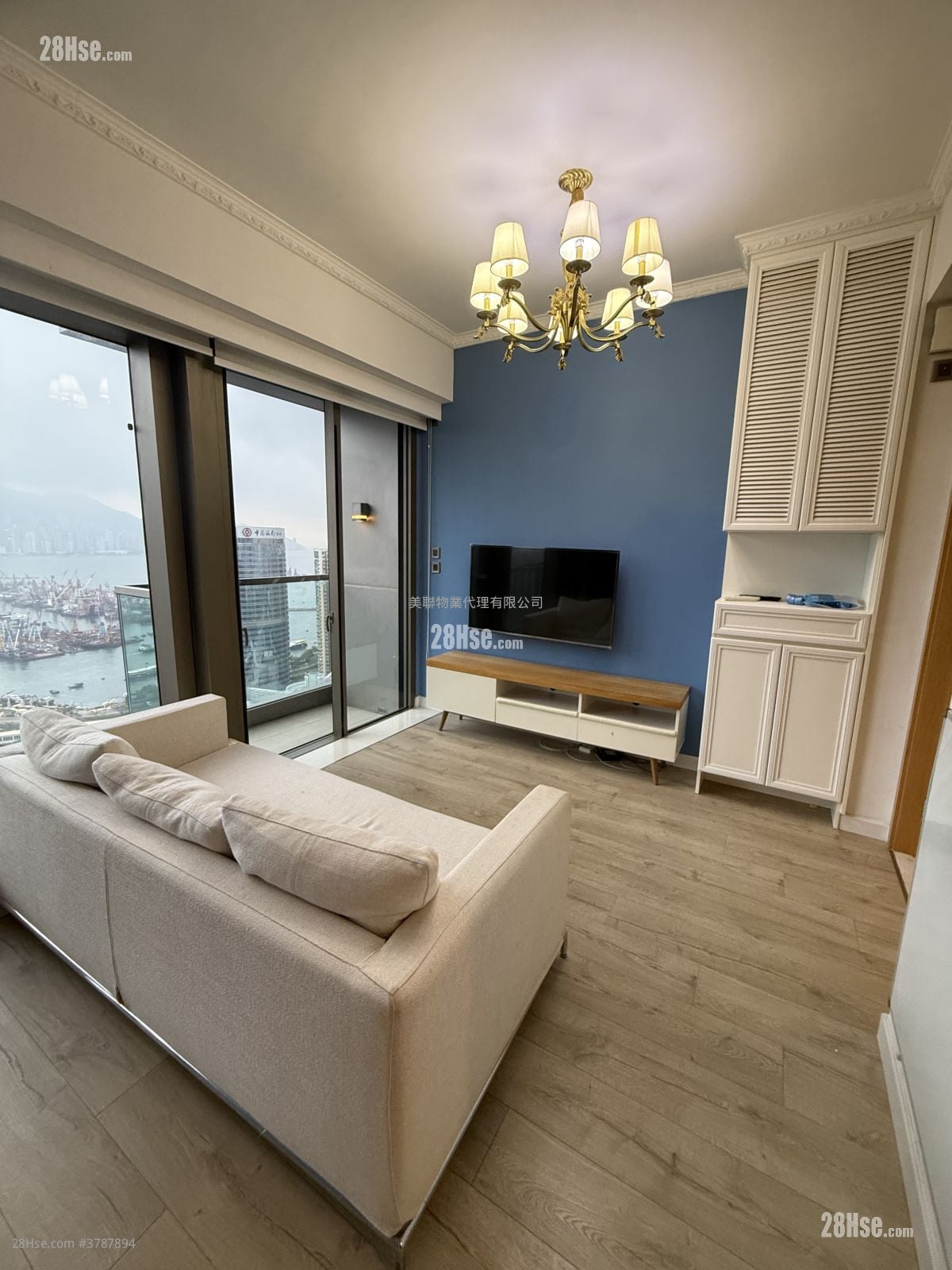 Upper West Rental 3 Bedrooms , 2 Bathrooms 609 ft²