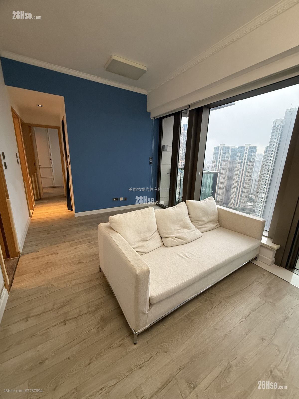 Upper West Rental 3 Bedrooms , 2 Bathrooms 609 ft²