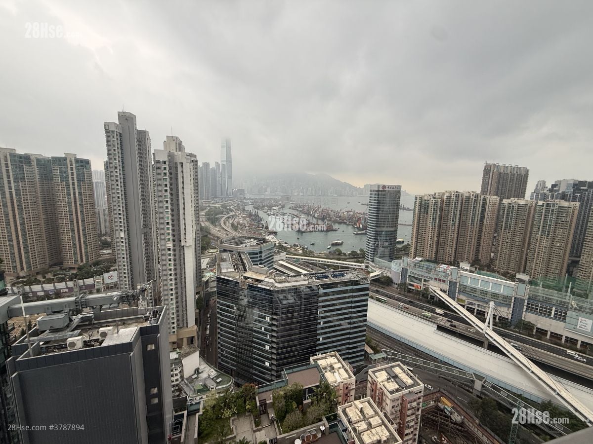 Upper West Rental 3 Bedrooms , 2 Bathrooms 609 ft²