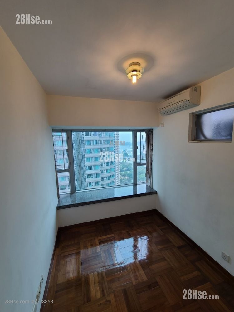 Metro Harbour View Sell 2 Bedrooms , 1 Bathroom 415 ft²