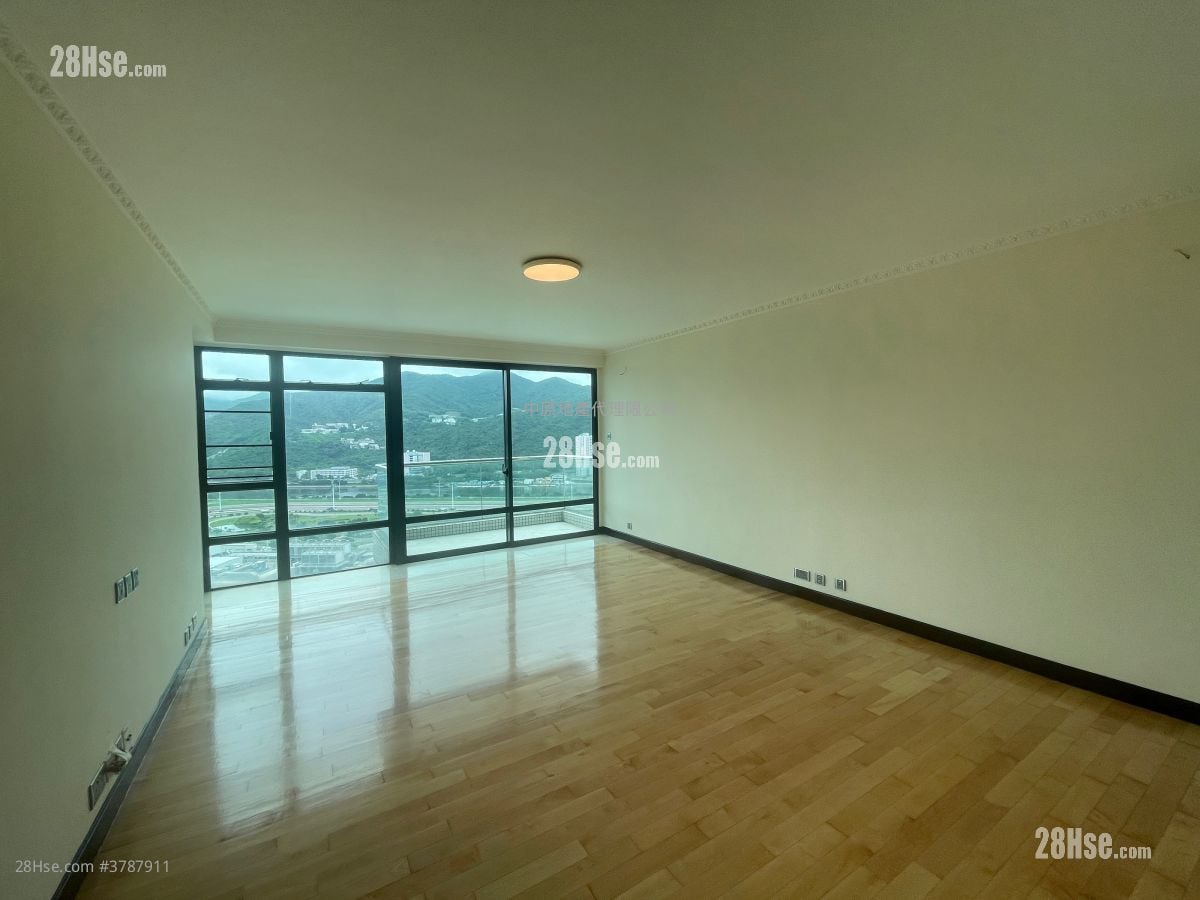 骏景园 租盘 3 房 , 3 浴室 1,370 平方尺