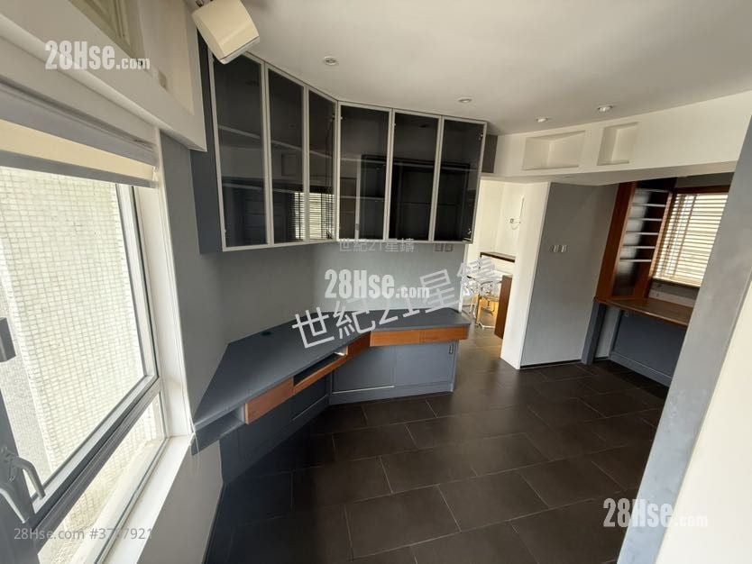 海怡半岛 售盘 1 房 584 平方尺