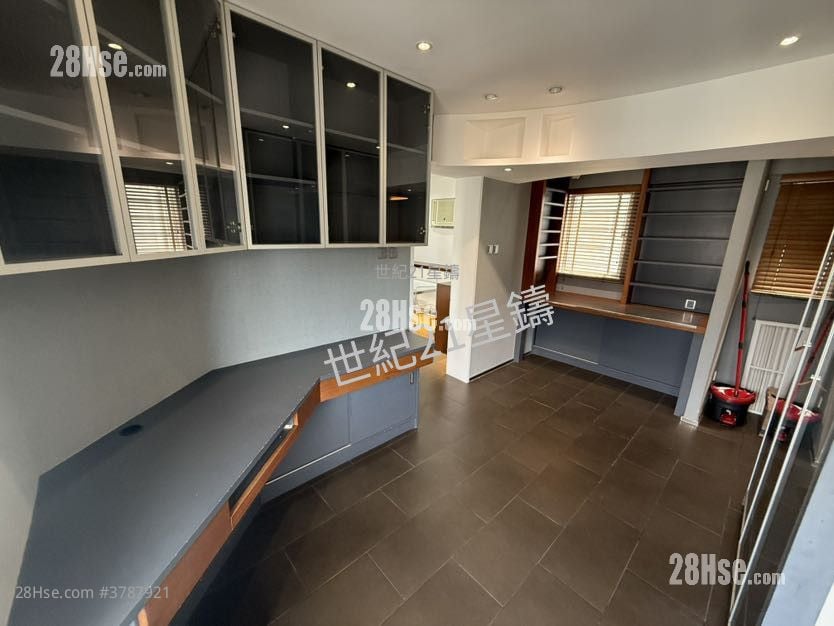 海怡半岛 售盘 1 房 584 平方尺