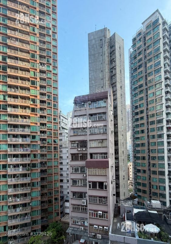 Sze Yap Building Sell 3 Bedrooms , 1 Bathroom 661 ft²