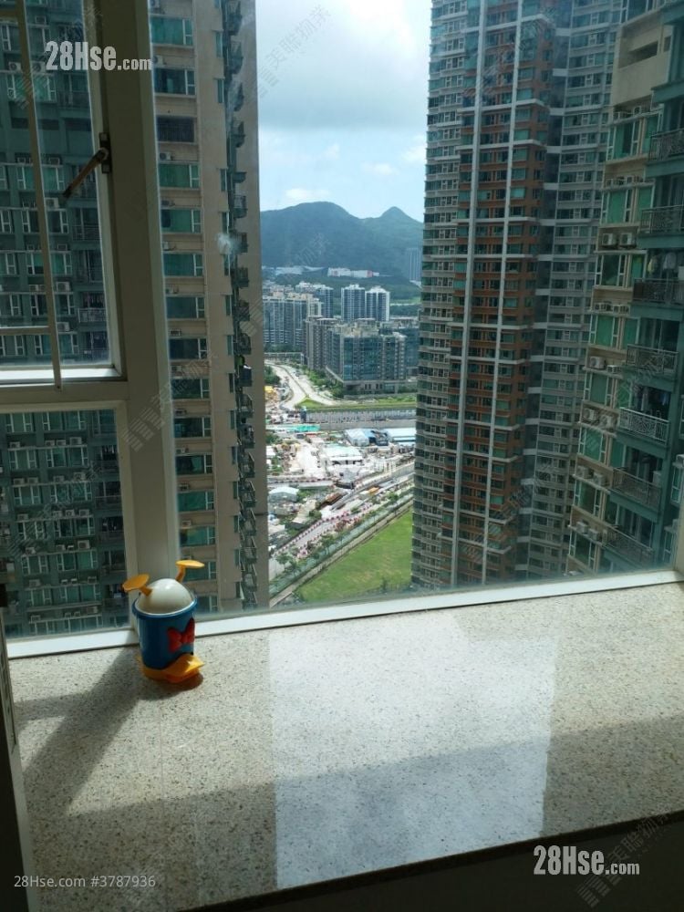 Metro Town Sell 3 Bedrooms , 1 Bathroom 594 ft²