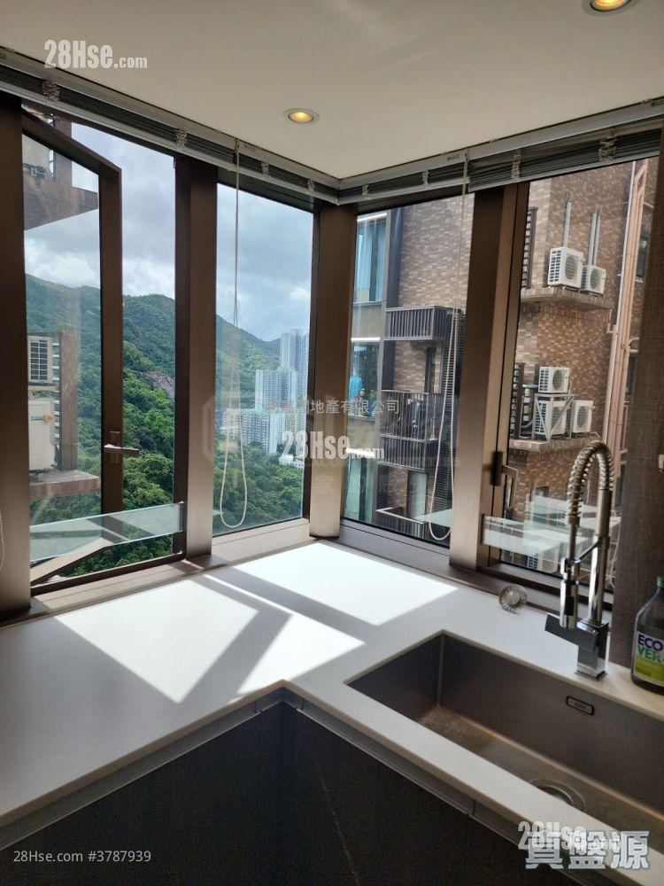 Island Garden Sell 4 Bedrooms 1,188 ft²