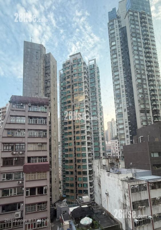 Sze Yap Building Sell 3 Bedrooms , 1 Bathroom 661 ft²