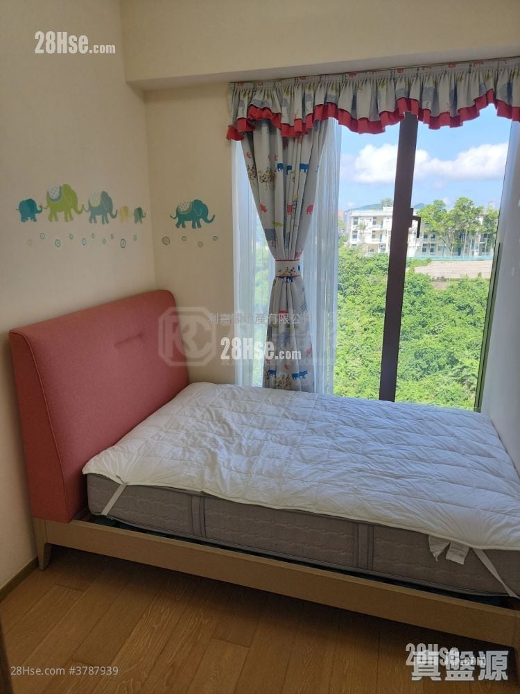 Island Garden Sell 4 Bedrooms 1,188 ft²