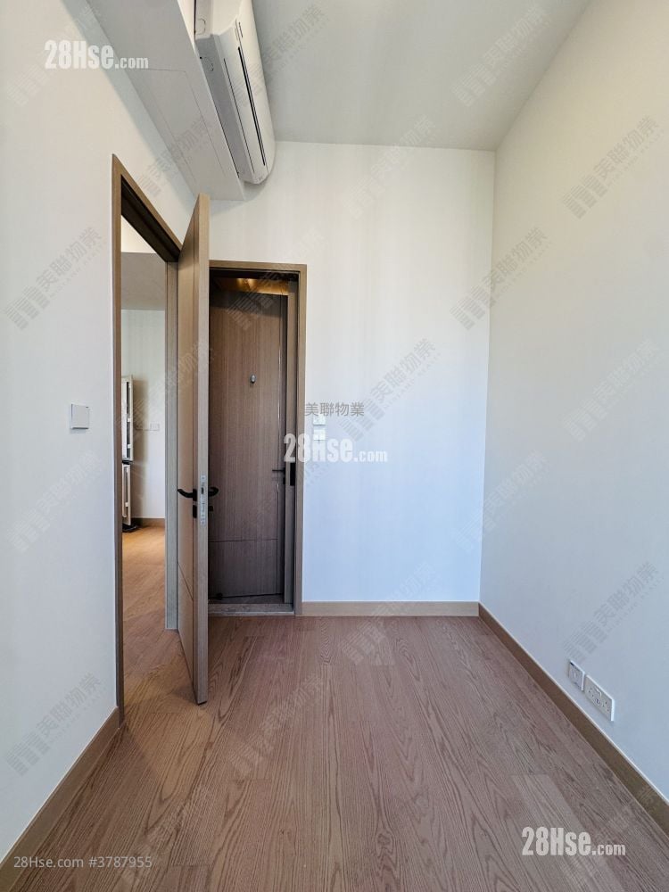 Seasons Place 售盘 1 房 , 1 浴室 323 平方尺