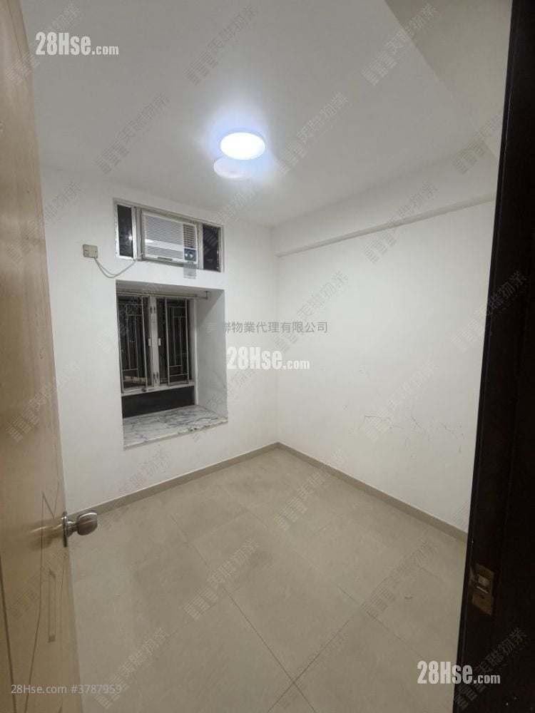 Greenfield Garden Sell 2 Bedrooms , 1 Bathroom 455 ft²