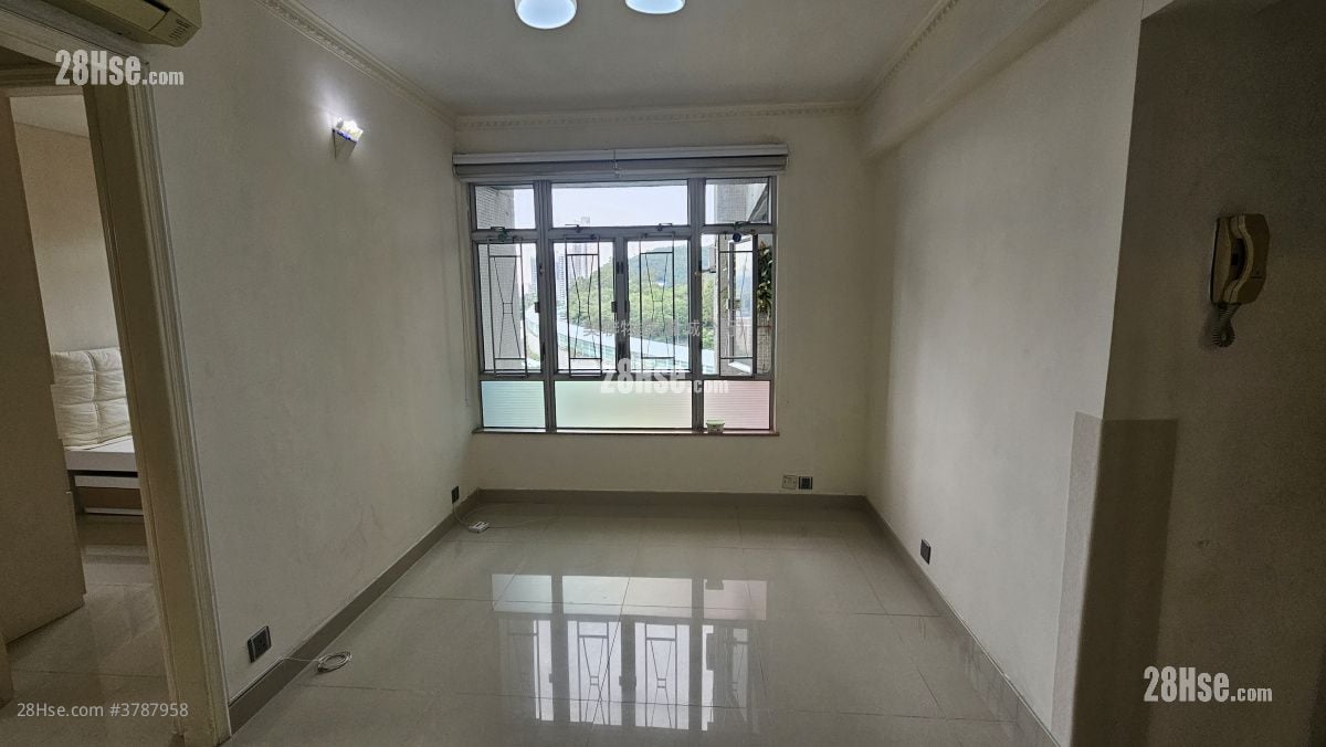 Greenview Court Sell 2 Bedrooms , 1 Bathroom 477 ft²