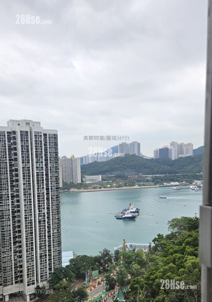 Greenview Court Sell 2 Bedrooms , 1 Bathroom 477 ft²