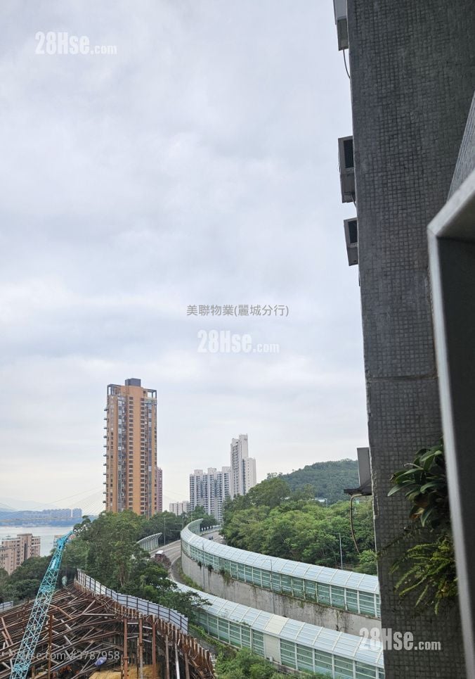 Greenview Court Sell 2 Bedrooms , 1 Bathroom 477 ft²