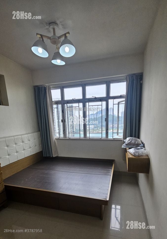 Greenview Court Sell 2 Bedrooms , 1 Bathroom 477 ft²