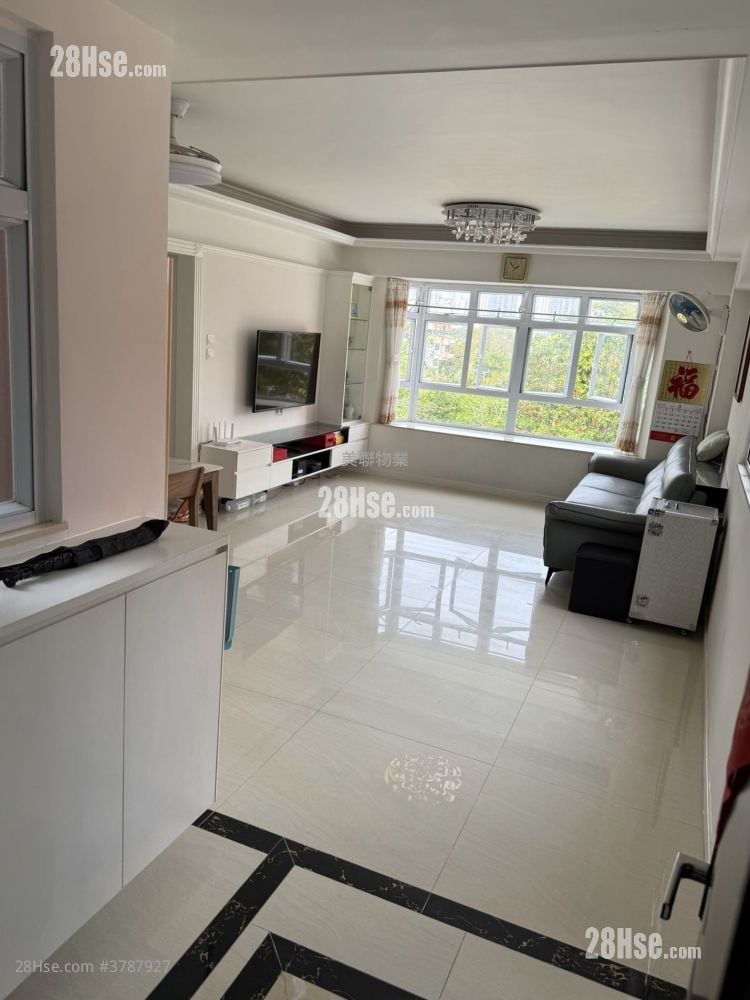 Fortune House Rental 3 Bedrooms , 1 Bathroom 907 ft²