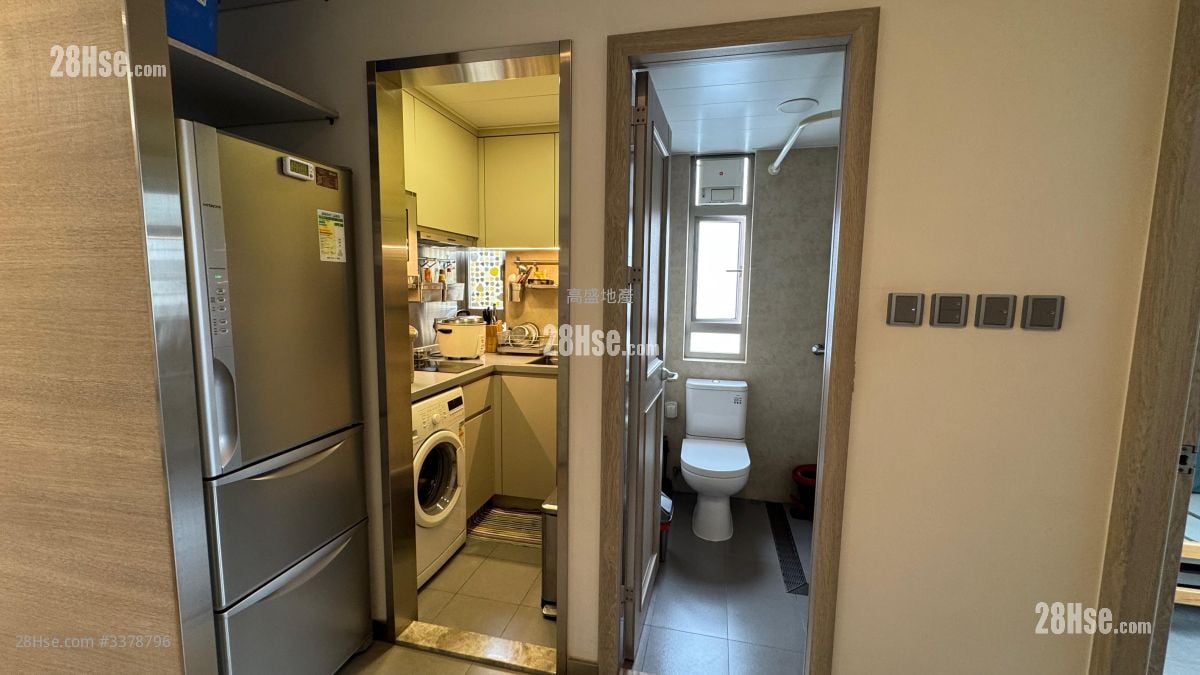 Silver Bright Building Sell 2 Bedrooms , 1 Bathroom 372 ft²