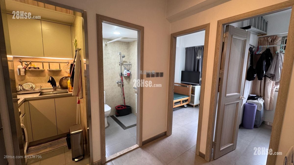 Silver Bright Building Sell 2 Bedrooms , 1 Bathroom 372 ft²