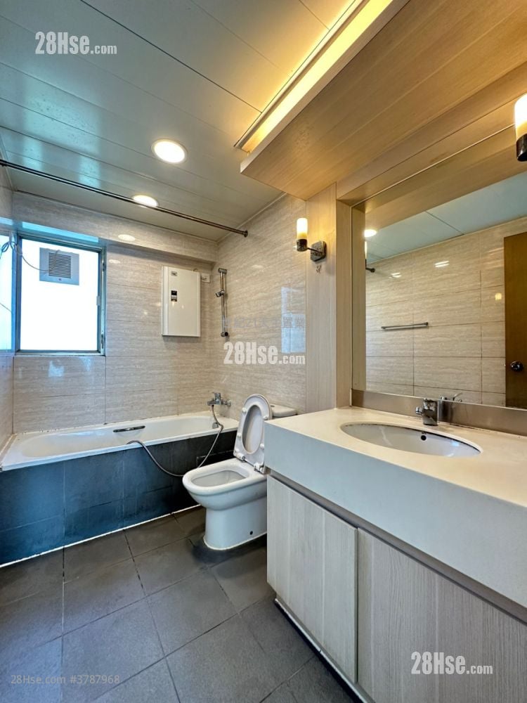 香港黄金海岸 租盘 4 房 , 3 浴室 875 平方尺