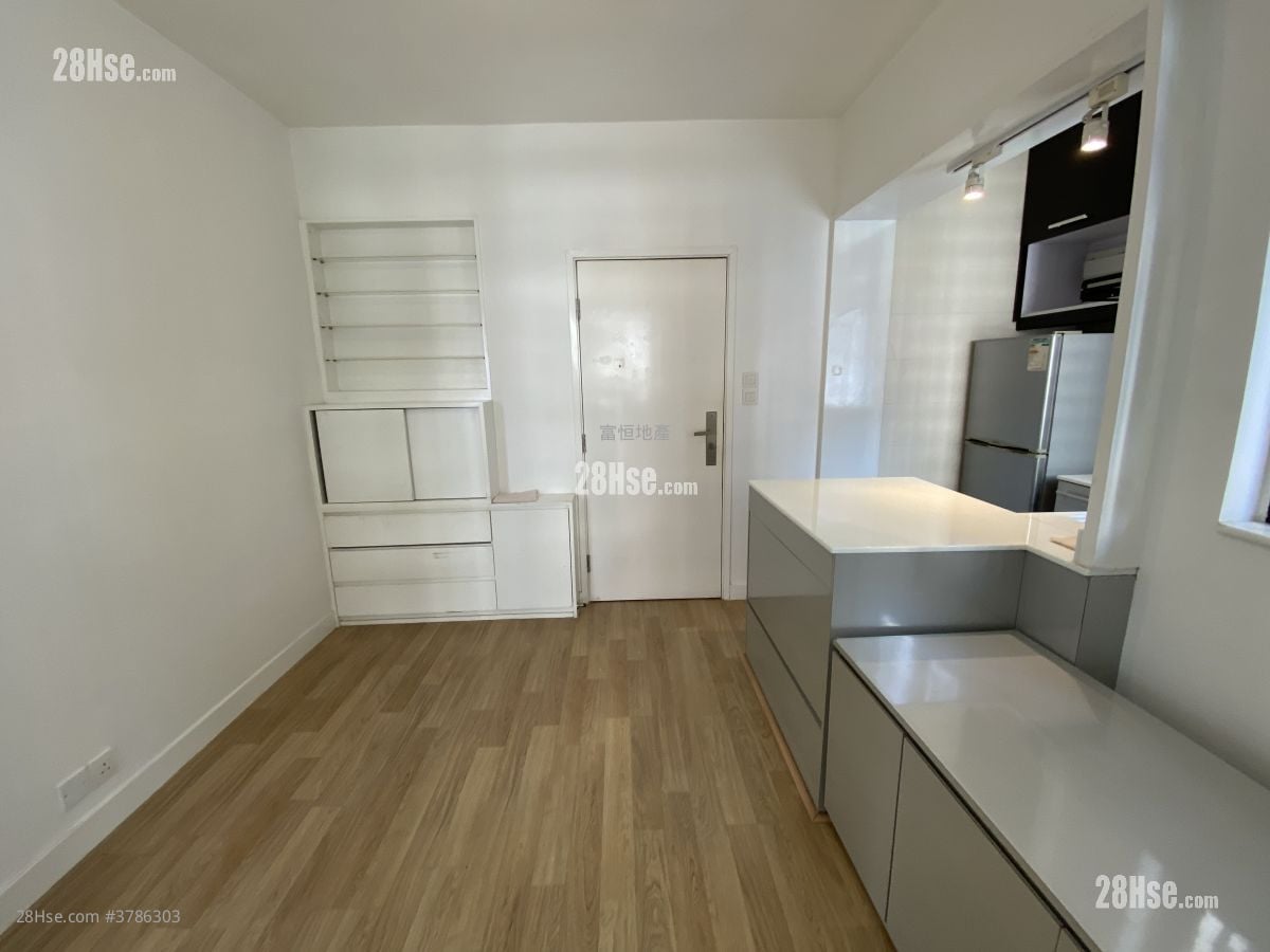 Fortune Building Sell 2 Bedrooms , 1 Bathroom 313 ft²