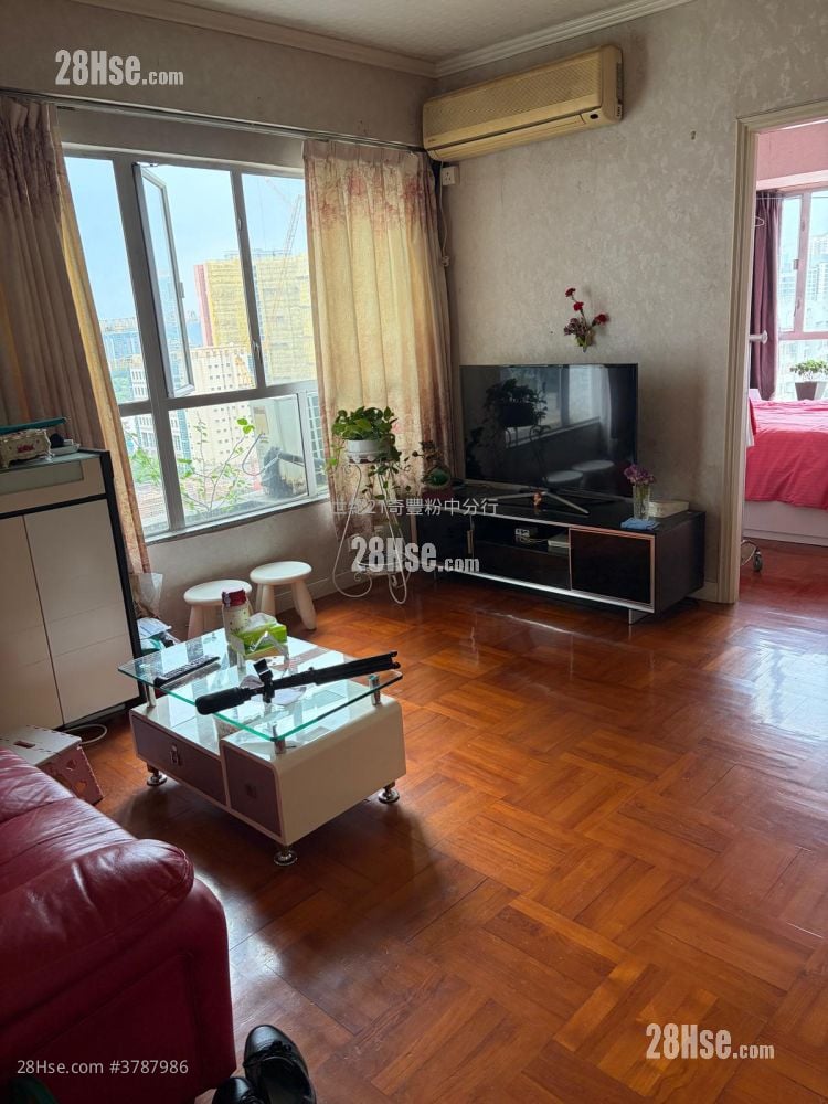 Fanling Town Center Sell 2 Bedrooms , 1 Bathroom 399 ft²