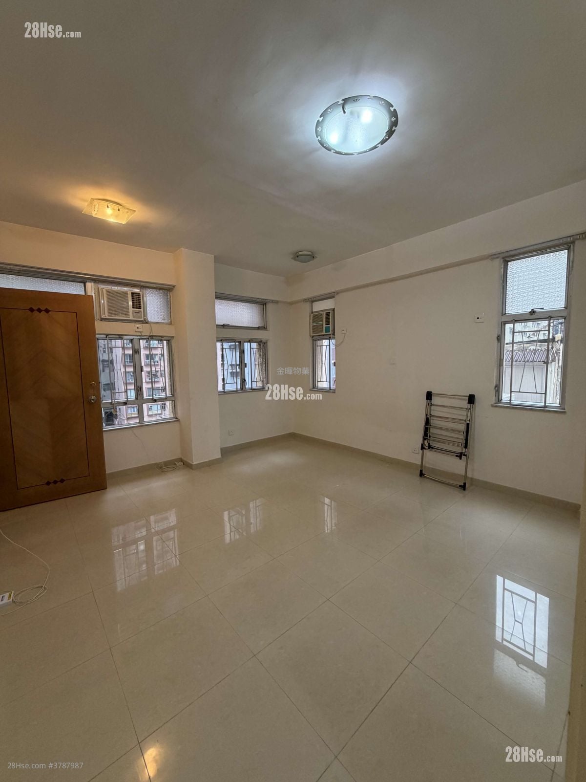 Ko Wang Court Rental Studio , 1 Bathroom 276 ft²