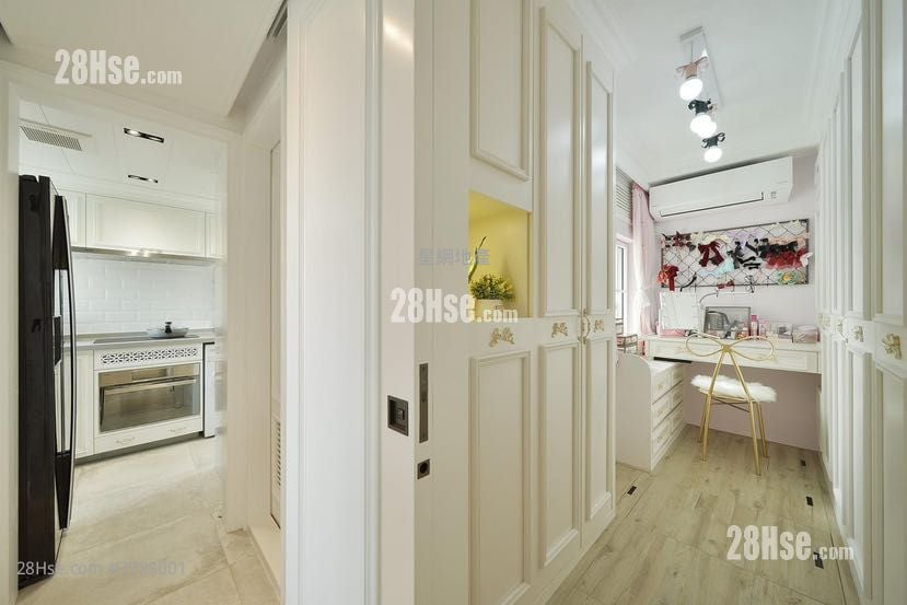 Chung Nga Court Sell 4 Bedrooms , 1 Bathroom 598 ft²