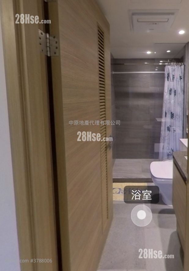 Solaria Rental 3 Bedrooms 599 ft²