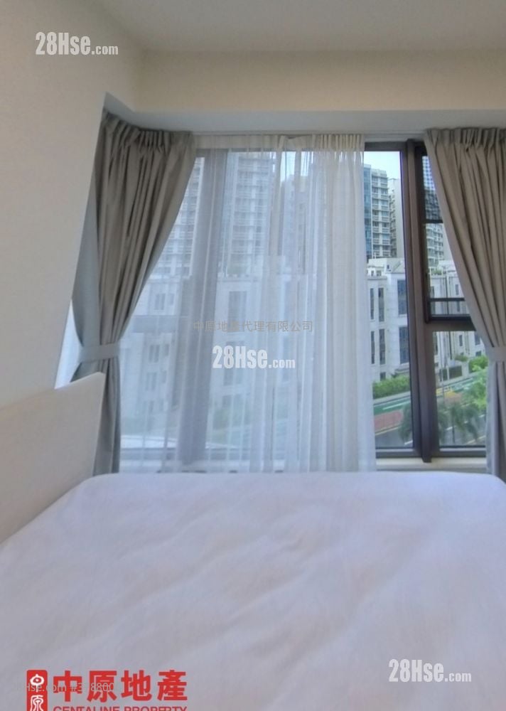 Solaria Rental 3 Bedrooms 599 ft²