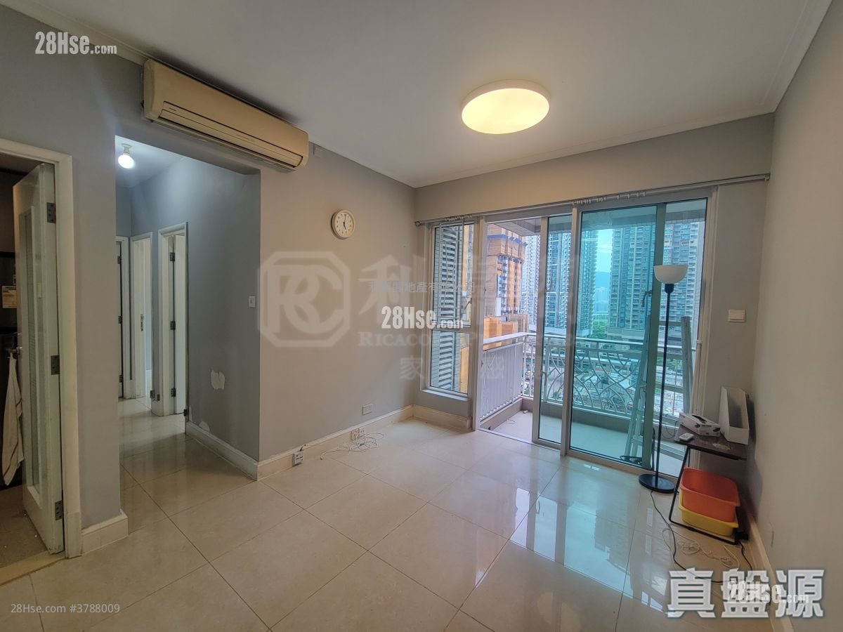 The Capitol Sell 3 Bedrooms , 2 Bathrooms 681 ft²