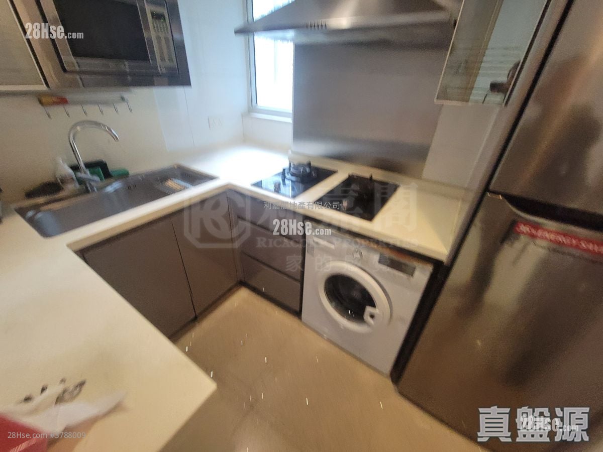 The Capitol Sell 3 Bedrooms , 2 Bathrooms 681 ft²