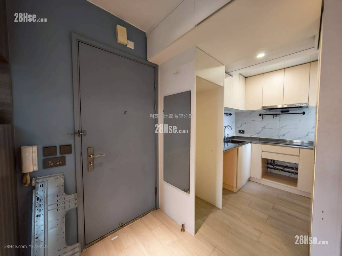 青俊苑 售盘 2 房 438 平方尺