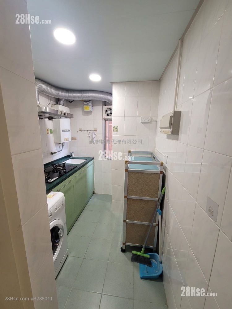 Amoy Gardens Rental 2 Bedrooms , 1 Bathroom 390 ft²