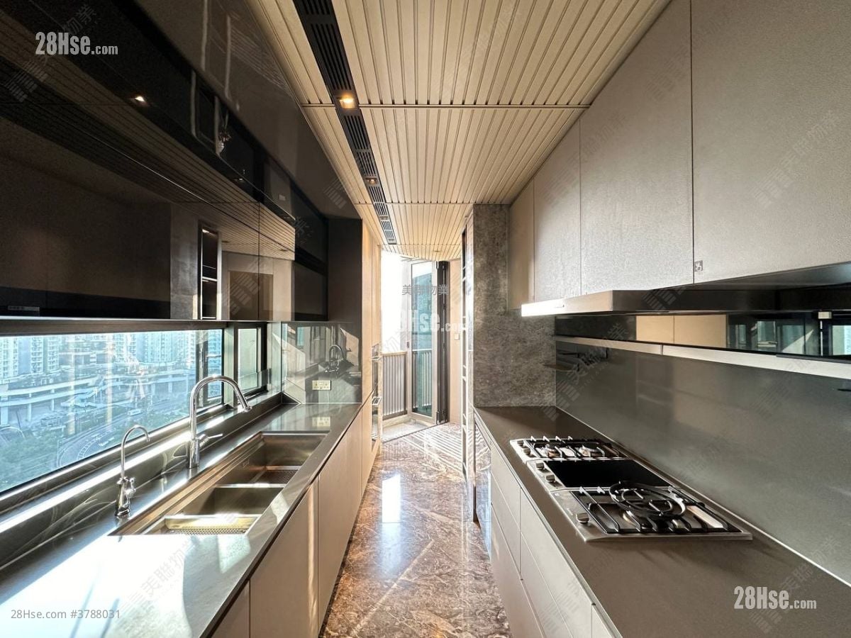 St. Michel Rental 4 Bedrooms , 3 Bathrooms 1,235 ft²