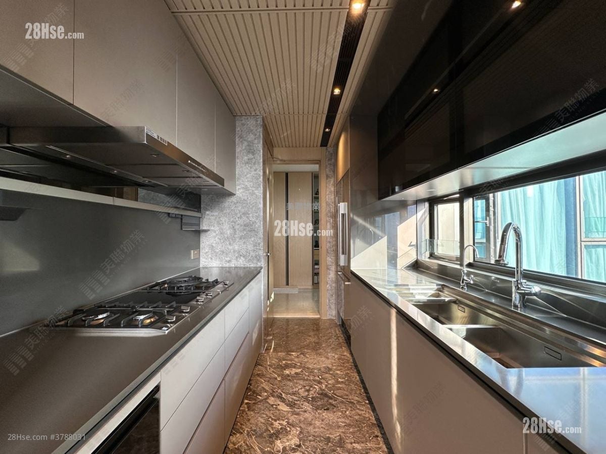 St. Michel Rental 4 Bedrooms , 3 Bathrooms 1,235 ft²