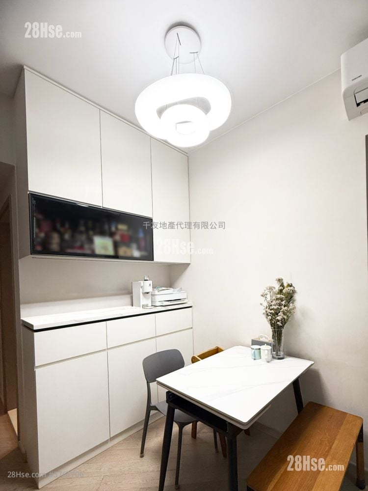 Wetland Seasons Park Rental 3 Bedrooms , 2 Bathrooms 664 ft²