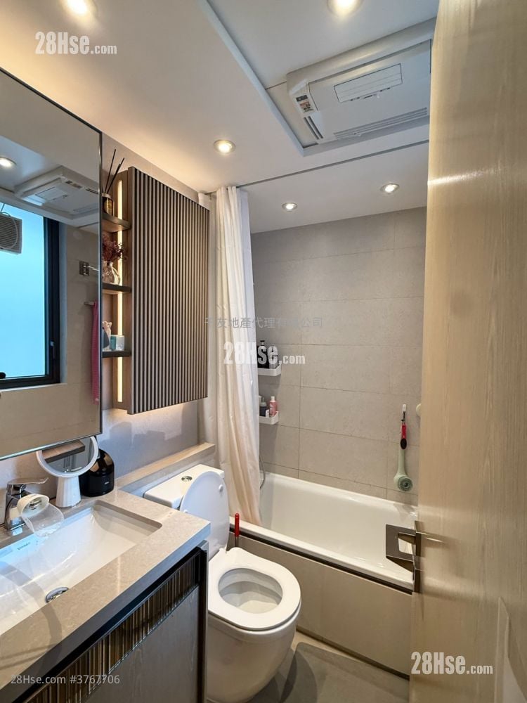 Wetland Seasons Park Rental 3 Bedrooms , 2 Bathrooms 664 ft²