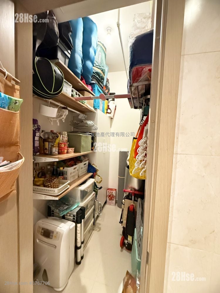 Wetland Seasons Park Rental 3 Bedrooms , 2 Bathrooms 664 ft²