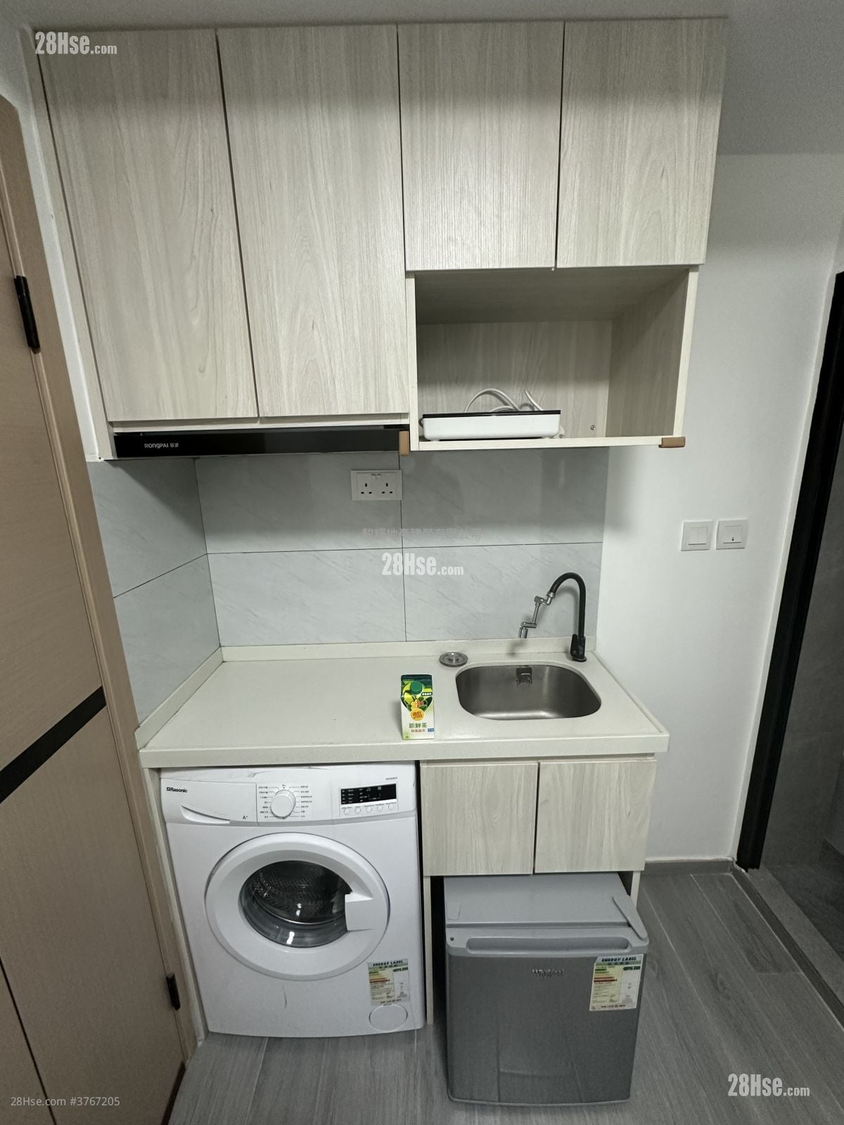 Kim Tak Building Rental 1 Bedroom , 1 Bathroom 150 ft²