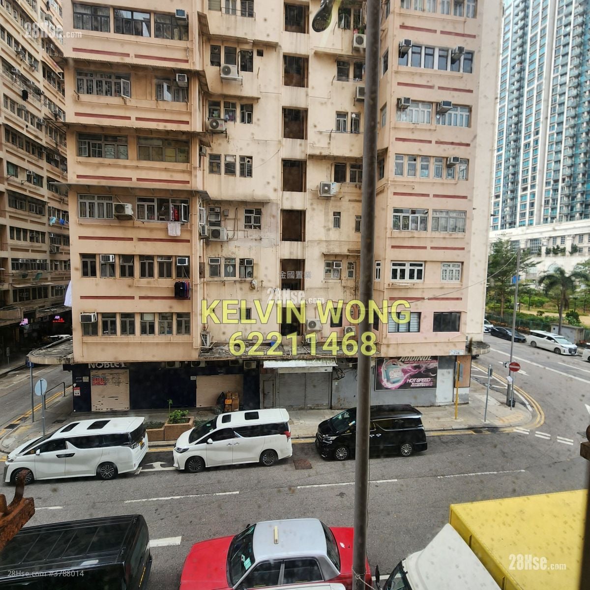 Man Wai Building Sell 5+ Bedrooms , 2 Bathrooms 850 ft²