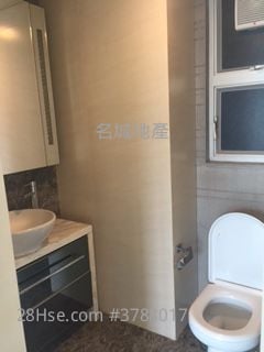 Festival City Rental 3 Bedrooms , 2 Bathrooms 741 ft²