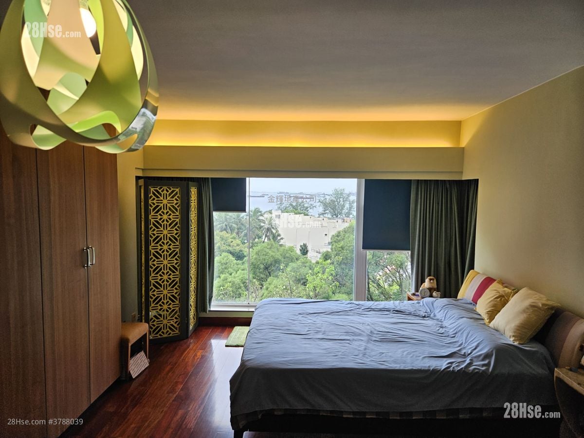 Palm Beach Sell 3 Bedrooms , 3 Bathrooms 1,556 ft²