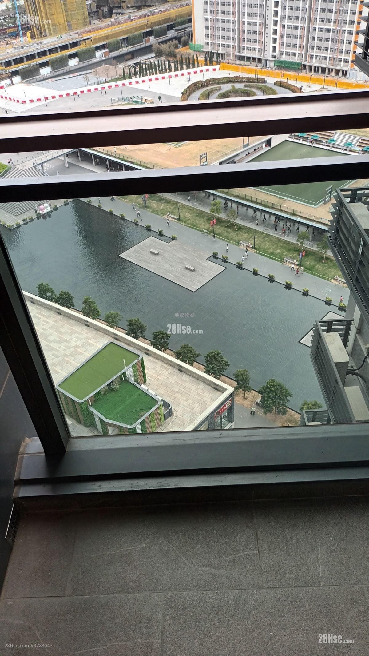 Upper River Bank Rental 2 Bedrooms , 1 Bathroom 479 ft²