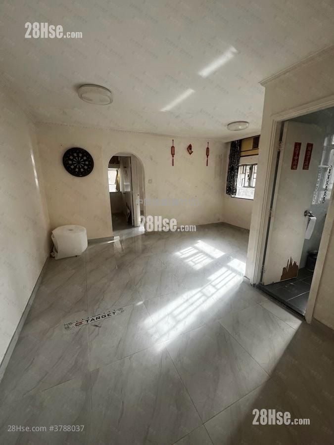 Yue On Court Sell 2 Bedrooms , 1 Bathroom 504 ft²