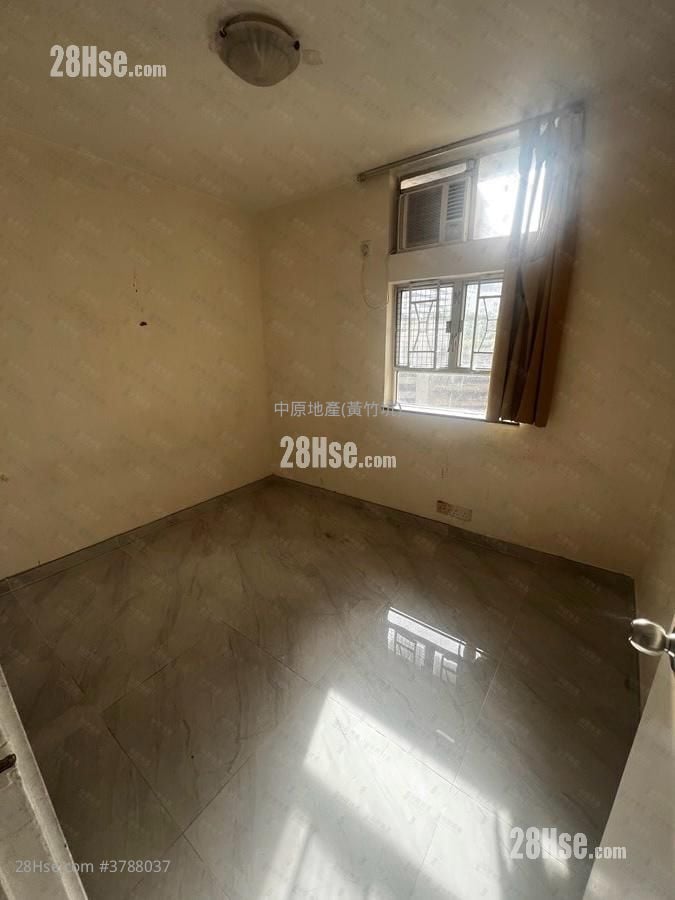 Yue On Court Sell 2 Bedrooms , 1 Bathroom 504 ft²