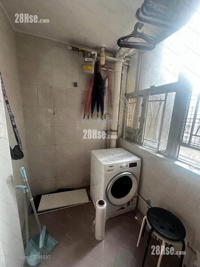 Yue On Court Sell 2 Bedrooms , 1 Bathroom 504 ft²