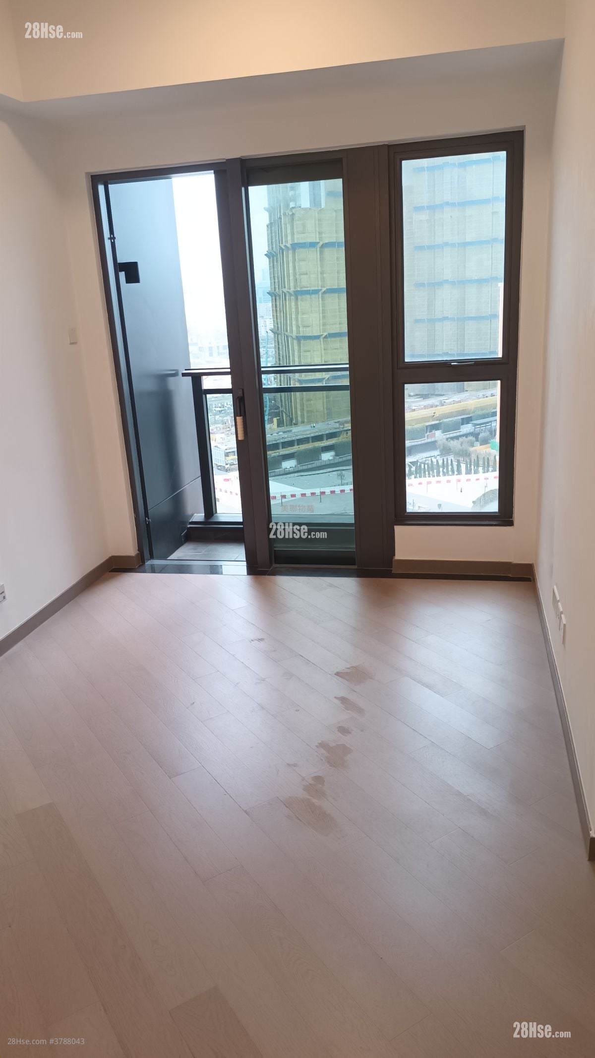 Upper River Bank Rental 2 Bedrooms , 1 Bathroom 479 ft²